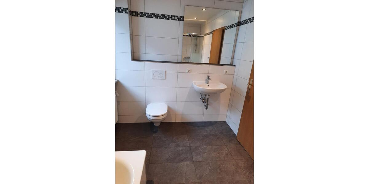 Erdgeschoßwohnung Karlsfeld - 3 Zimmer, 76 m&sup2;, 1.700&euro; | Angebot:26611743