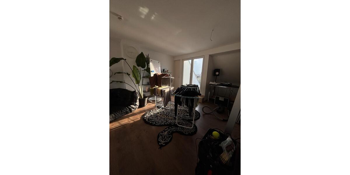Dachgeschoßwohnung Köln Nippes - 3 Zimmer, 120 m&sup2;, 1.750&euro; | Angebot:26695577