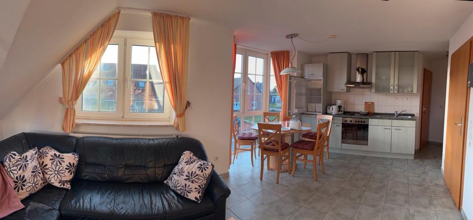 Dachgeschoßwohnung Norden - 4 Zimmer, 70 m&sup2;, 700&euro; | Angebot:24495054