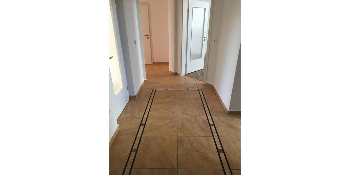 Etagenwohnung Forst (Lausitz) - 4 Zimmer, 107 m&sup2;, 649&euro; | Angebot:23690279