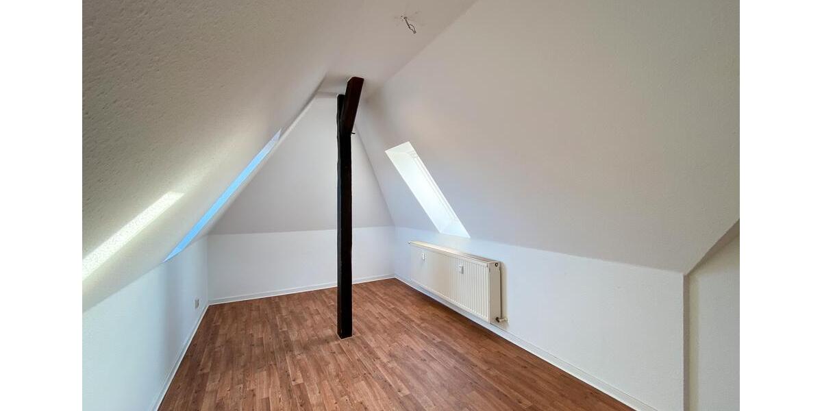 Dachgeschoßwohnung Naumburg (Saale) - 3 Zimmer, 79 m&sup2;, 500&euro; | Angebot:25719590