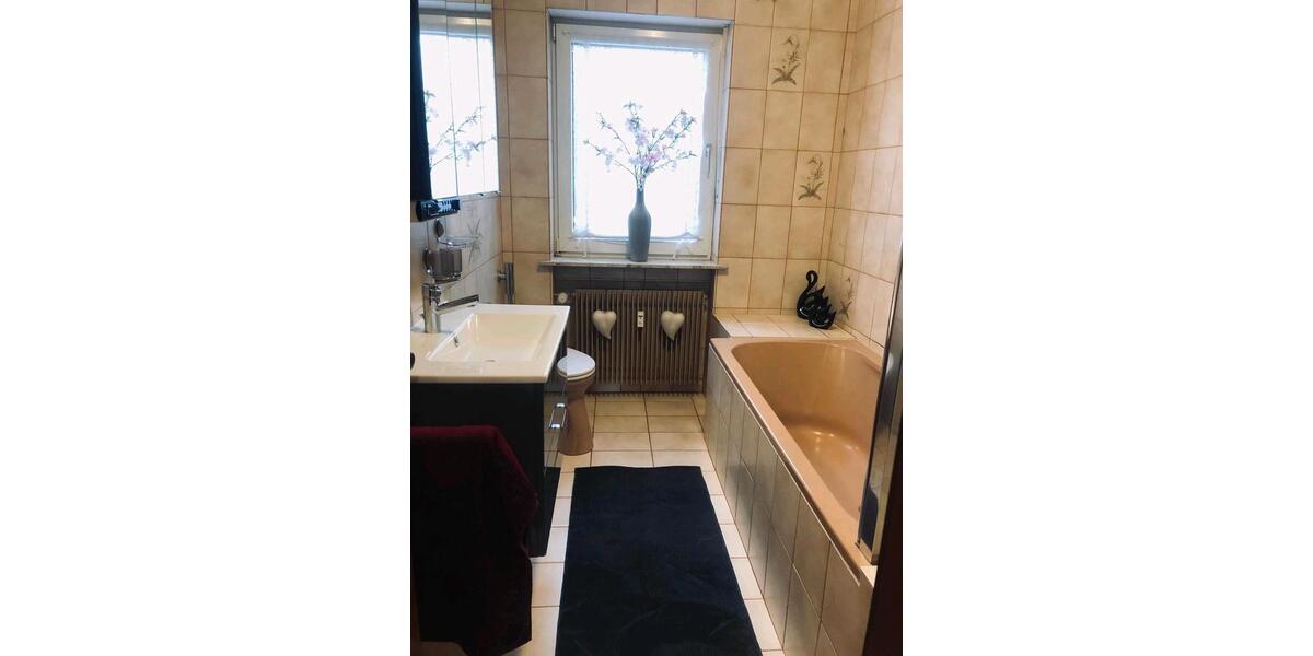 Etagenwohnung Grettstadt - 5 Zimmer, 100 m&sup2;, 900&euro; | Angebot:24637746