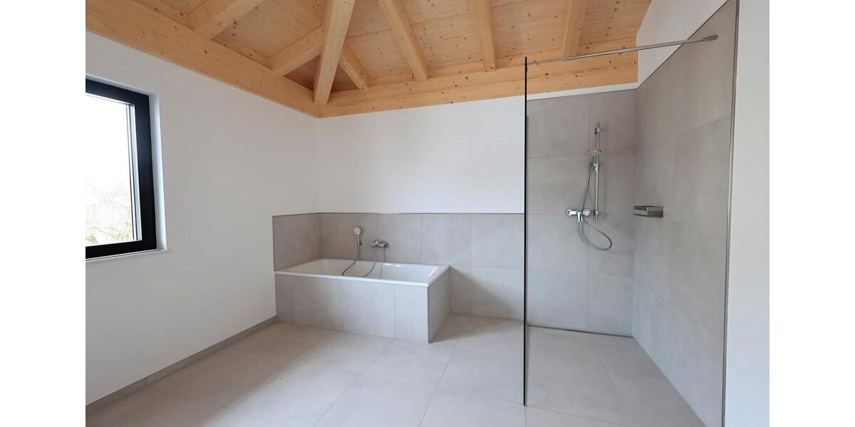 Dachgeschoßwohnung Hohenlinden - 3 Zimmer, 99 m&sup2;, 1.890&euro; | Angebot:25420734