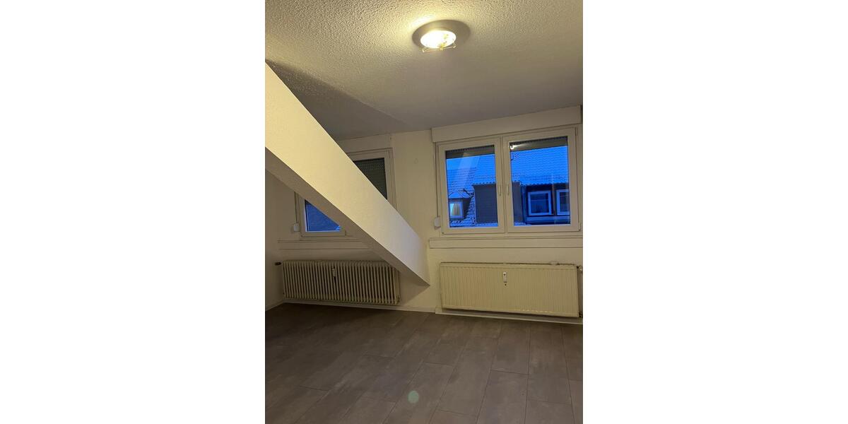 Dachgeschoßwohnung Saarbrücken - 3 Zimmer, 110 m&sup2;, 700&euro; | Angebot:24430841