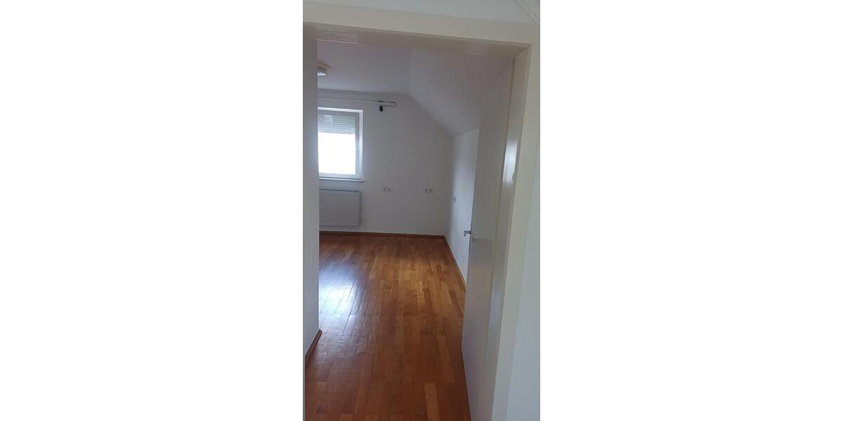 Dachgeschoßwohnung Feuchtwangen - 1.5 Zimmer, 44 m&sup2;, 410&euro; | Angebot:26241919