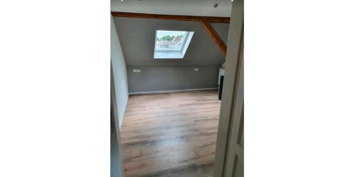 Dachgeschoßwohnung Nürtingen - 2.5 Zimmer, 65 m&sup2;, 920&euro; | Angebot:26567982