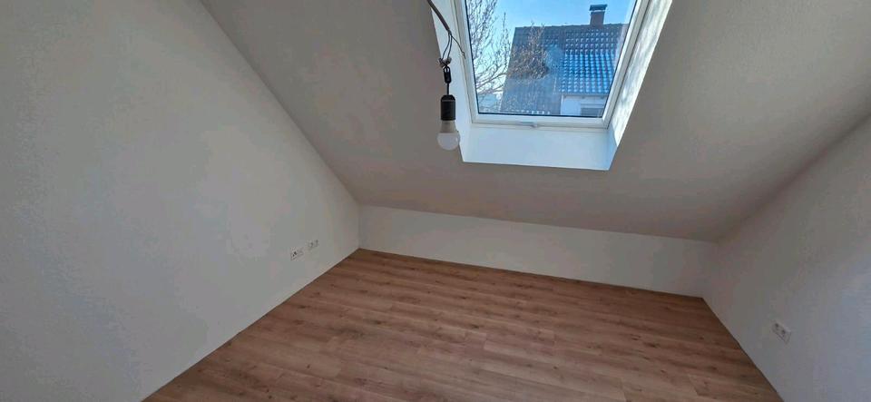 Dachgeschoßwohnung Rainau - 4 Zimmer, 112 m&sup2;, 1.250&euro; | Angebot:24469054