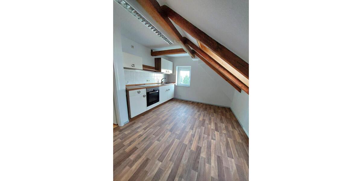 Dachgeschoßwohnung Großröhrsdorf - 3 Zimmer, 66 m&sup2;, 529&euro; | Angebot:24592773