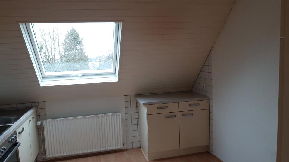 Dachgeschoßwohnung Essen Stadtbezirk VII - 2.5 Zimmer, 48 m&sup2;, 570&euro; | Angebot:26153579