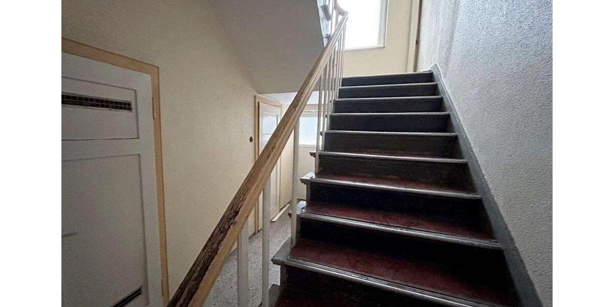 Etagenwohnung Bremerhaven Schiffdorferdamm - 3 Zimmer, 60 m&sup2;, 840&euro; | Angebot:26630217