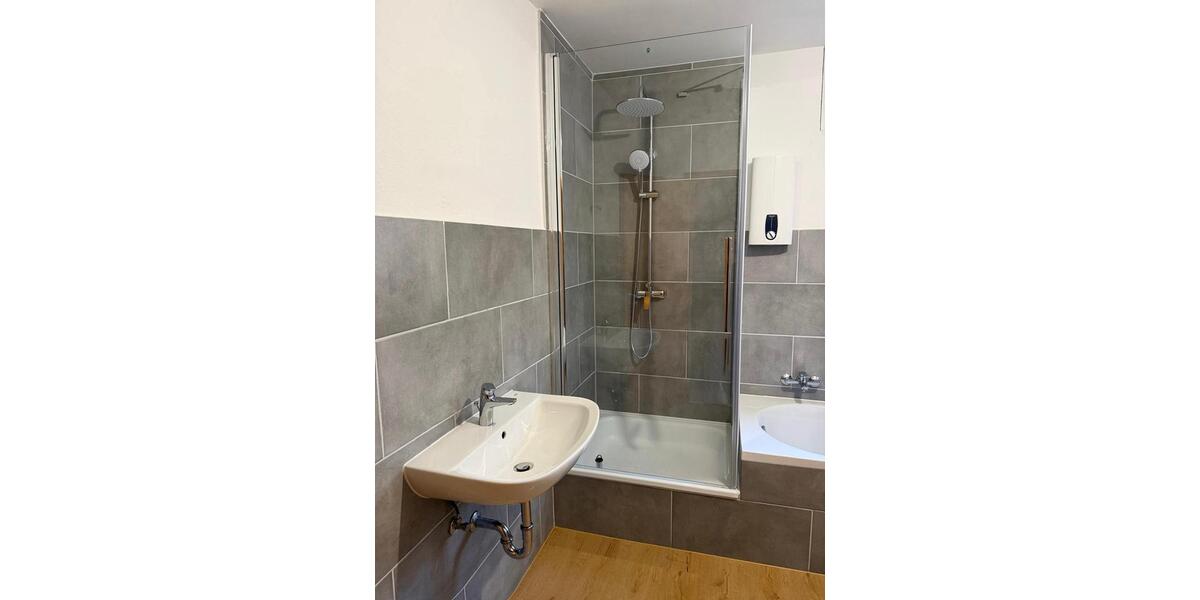 Etagenwohnung Flörsheim am Main - 3 Zimmer, 90 m&sup2;, 1.150&euro; | Angebot:25146078