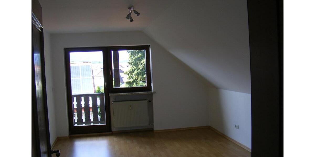 Dachgeschoßwohnung Hengersberg - 2 Zimmer, 620&euro; | Angebot:23570466