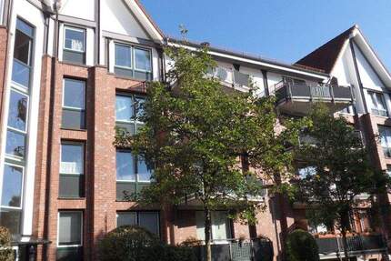 Große 1 22-Zimmer-Wohnung mit Balkon, Einbauküche und Vollbad! 3 zimmer