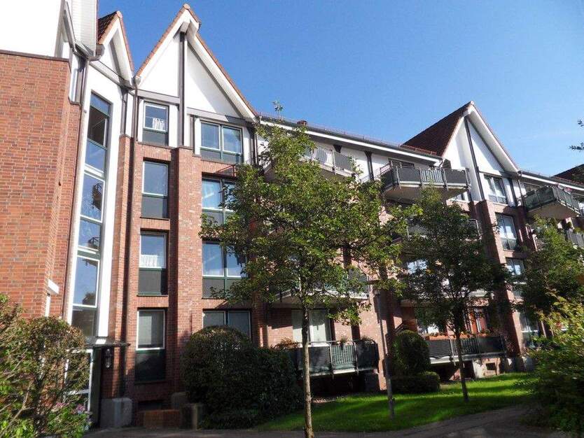 Große 1 22-Zimmer-Wohnung mit Balkon, Einbauküche und Vollbad! 3 zimmer