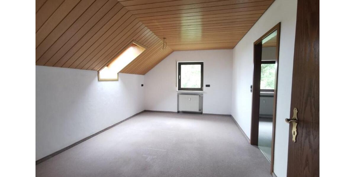 Dachgeschoßwohnung Bad Neustadt an der Saale - 4.5 Zimmer, 108 m&sup2;, 650&euro; | Angebot:24427449