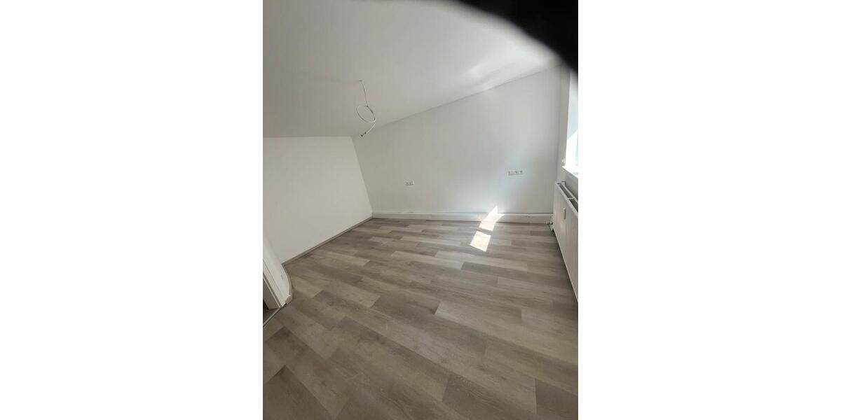 Erdgeschoßwohnung Gerlingen - 4 Zimmer, 92 m&sup2;, 1.450&euro; | Angebot:26611956