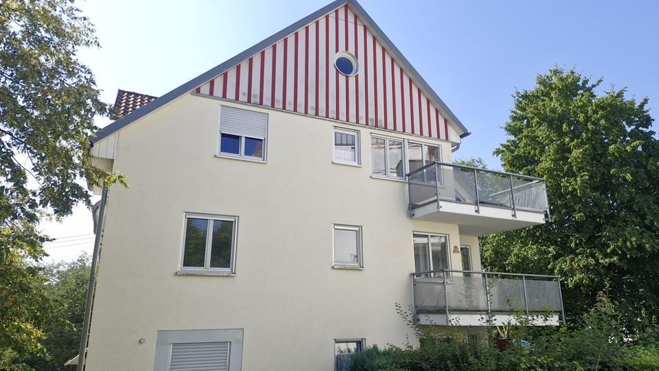 Traumhaft schön... 3-Zi. Wohnung mit BALKON und PKW-Stellplatz