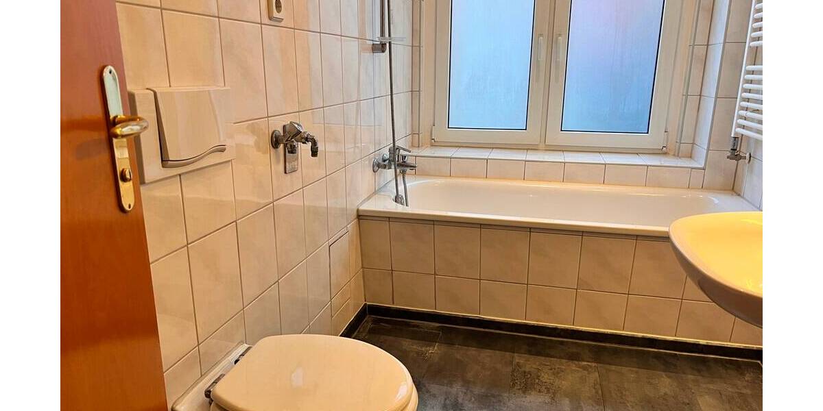 Etagenwohnung Plauen Stadtmitte - 3 Zimmer, 78 m&sup2;, 400&euro; | Angebot:26657190