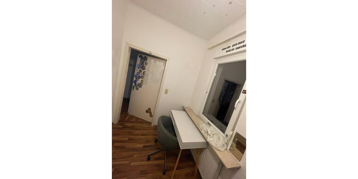 Wohnen auf Zeit Esslingen am Neckar - 1 Zimmer, 8 m&sup2;, 320&euro; | Angebot:26031981