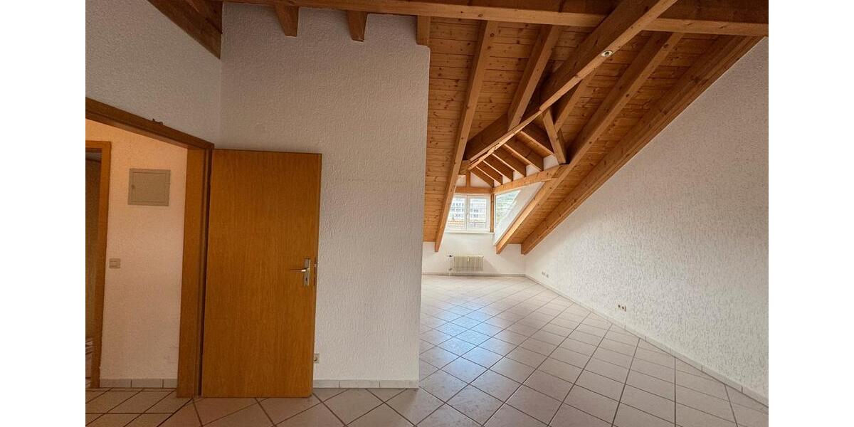 Dachgeschoßwohnung Lörrach - 2 Zimmer, 70 m&sup2;, 970&euro; | Angebot:26030741