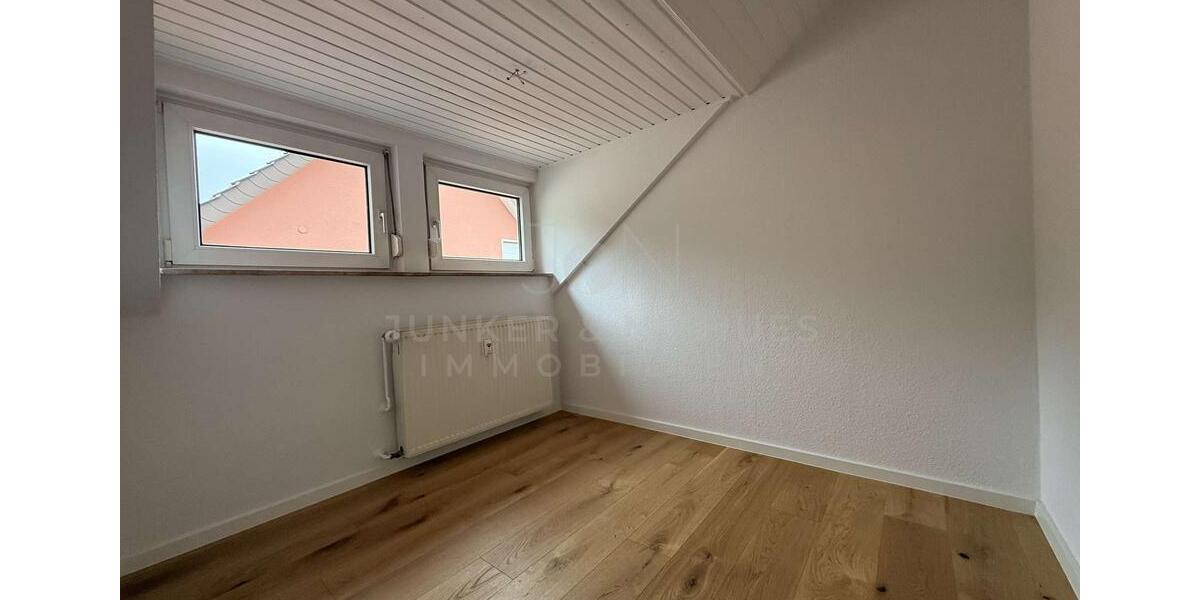 Etagenwohnung Oerlinghausen - 4 Zimmer, 120 m&sup2;, 1.200&euro; | Angebot:23246357