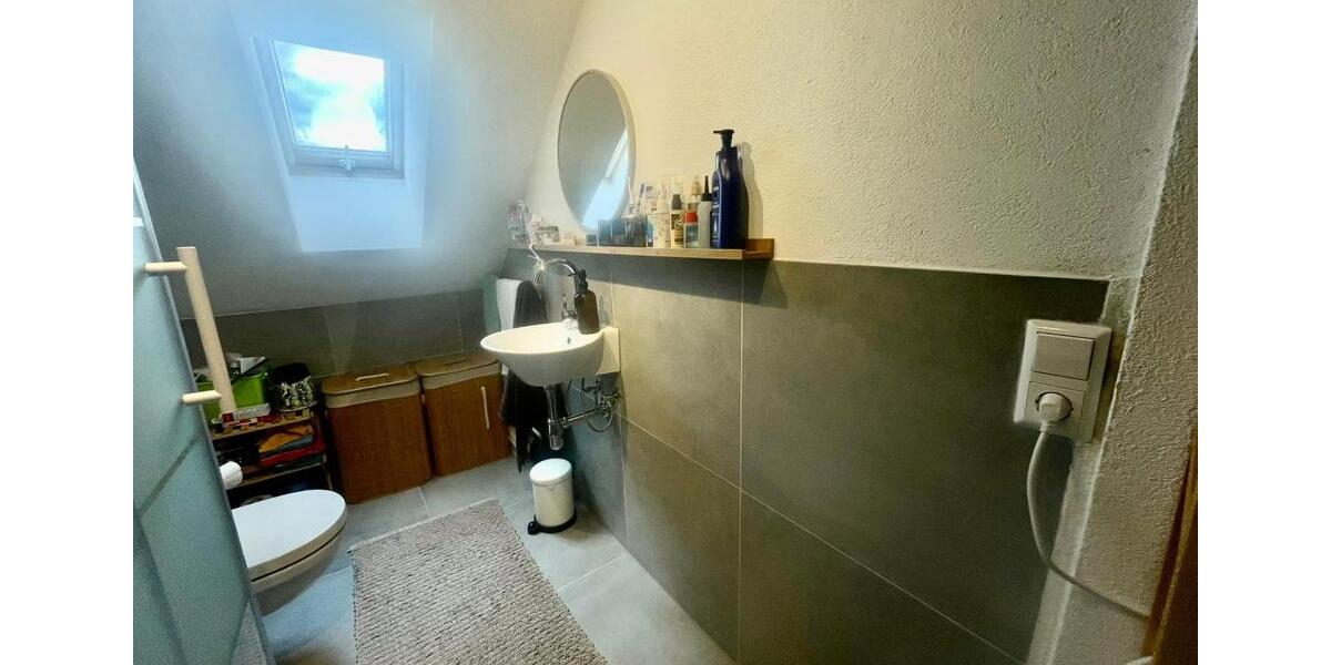 Helles Haus mit zwei separaten Wohnungen zimmer