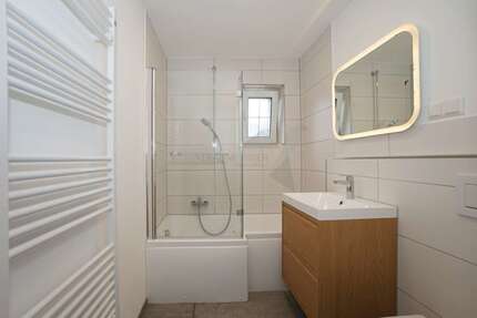 Wohnung Zwickau Zwickau-West - 3 Zimmer, 70 m&sup2;, 599&euro; | Angebot:26829157