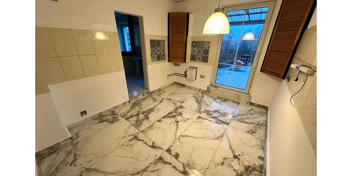 Etagenwohnung Genthin - 5 Zimmer, 170 m&sup2;, 850&euro; | Angebot:24982554