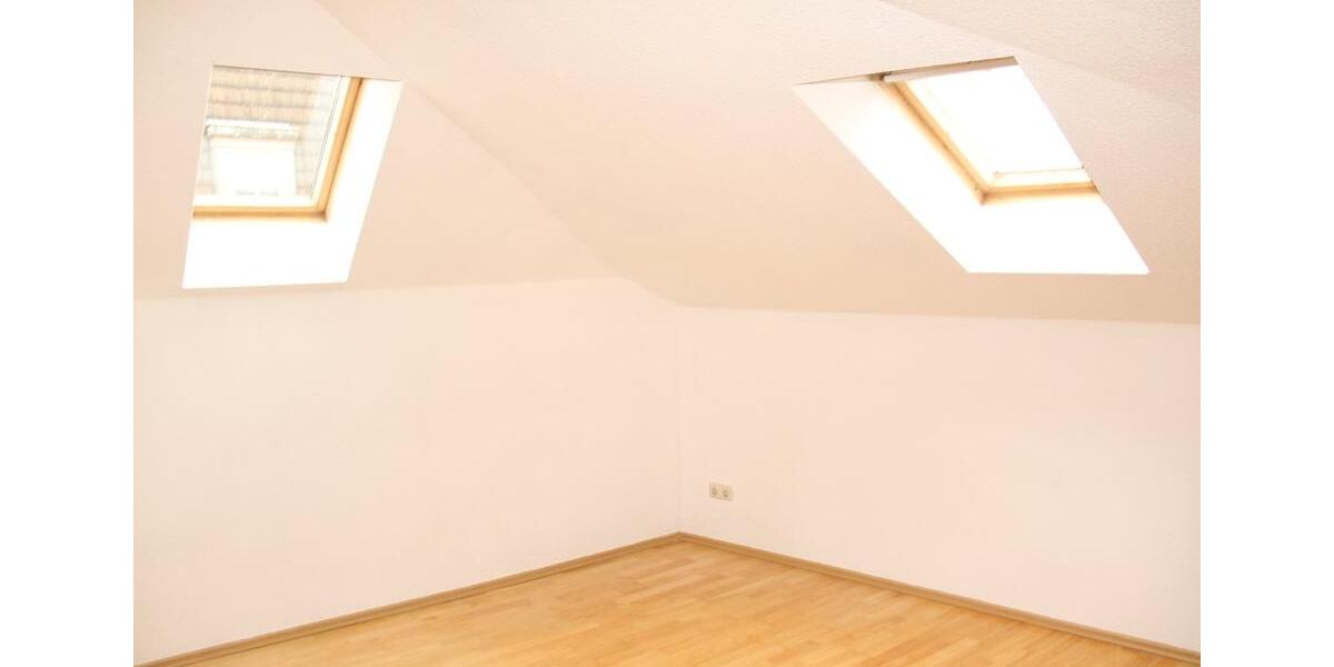 Dachgeschoßwohnung Rostock Hansaviertel - 2 Zimmer, 70 m&sup2;, 840&euro; | Angebot:26545900