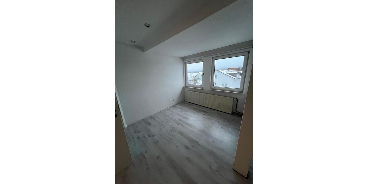 Dachgeschoßwohnung Allendorf (Eder) - 5 Zimmer, 135 m&sup2;, 1.200&euro; | Angebot:26374963