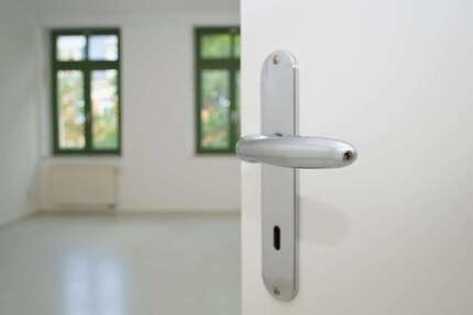 Neuer Fußboden möglich: einzigartige 3-Zimmerwohnung mit Dusche + Badewanne! 3 zimmer
