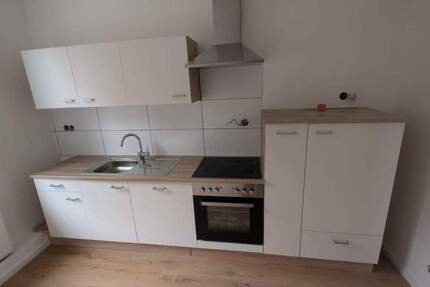 *Erstbezug nach Komplettsanierung! 2-Zi-Wohnung mit neuer Einbauküche u. saniertem Duschbad* 2 zimmer