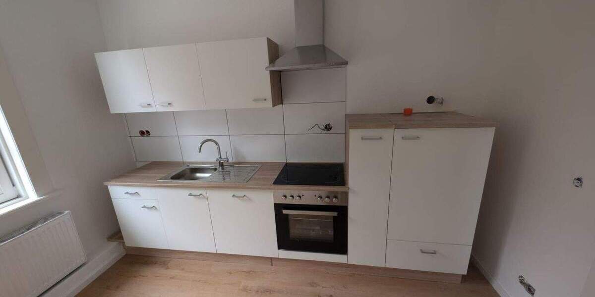 *Erstbezug nach Komplettsanierung! 2-Zi-Wohnung mit neuer Einbauküche u. saniertem Duschbad* 2 zimmer