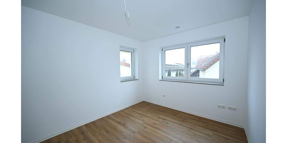 Etagenwohnung Seubersdorf - 4 Zimmer, 111 m&sup2;, 1.175&euro; | Angebot:24530574