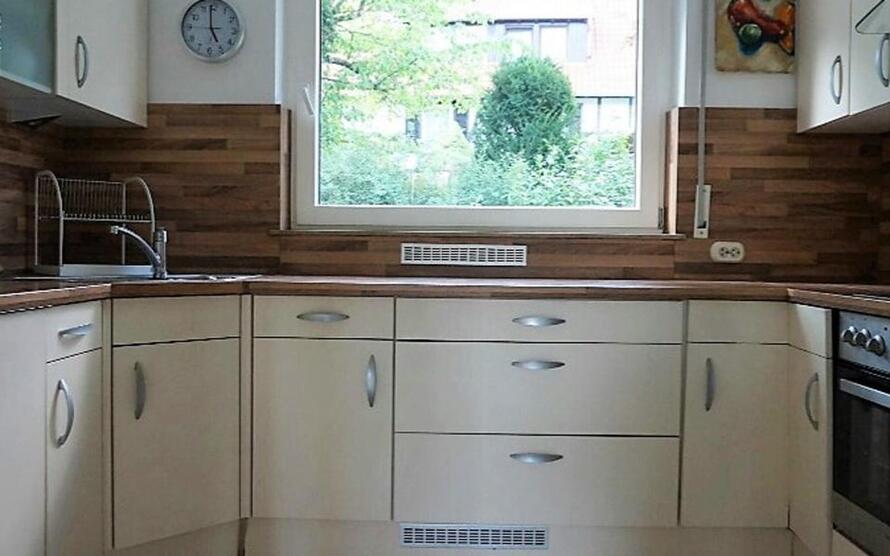 löffelfertiges WG-Zimmer mit Internet, TV, Gästeküche, BadWc-Mitbenützung, Waschmaschine und Balkon