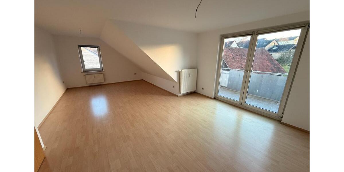 Dachgeschoßwohnung Extertal - 2 Zimmer, 68 m&sup2;, 450&euro; | Angebot:24662300