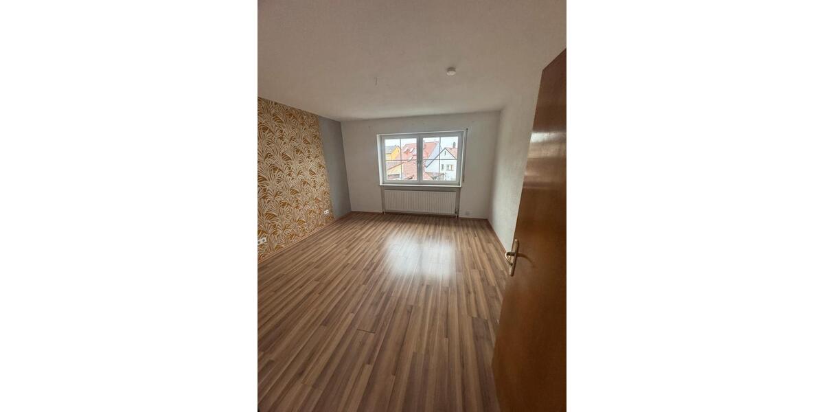 Etagenwohnung Amberg - 4 Zimmer, 105 m&sup2;, 900&euro; | Angebot:26255319