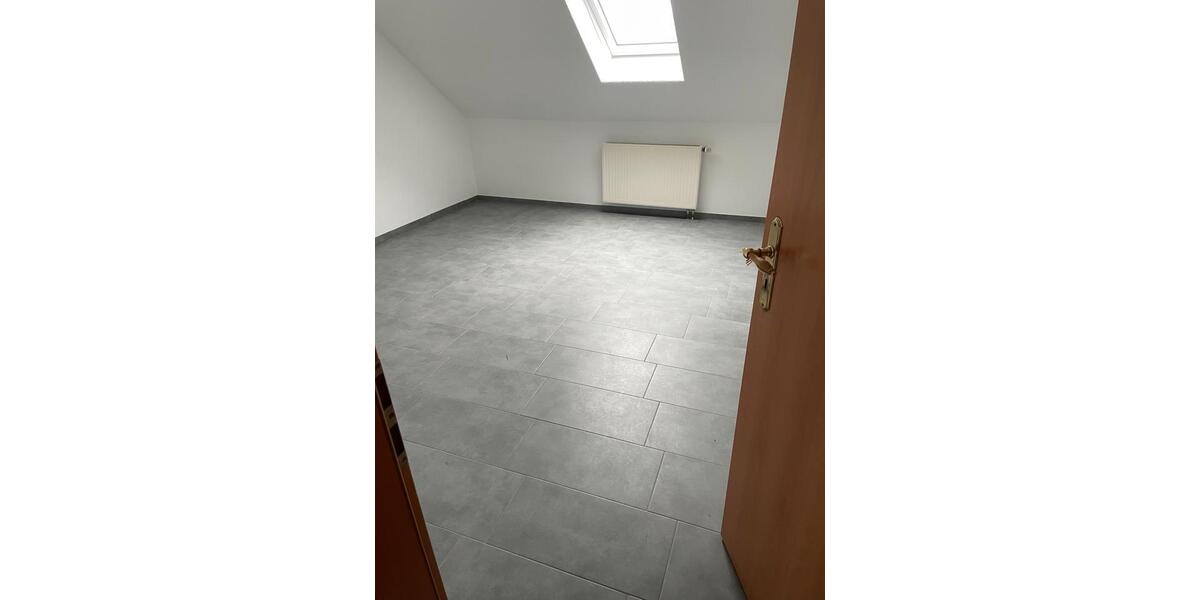 Etagenwohnung Hambühren - 3 Zimmer, 90 m&sup2;, 1.070&euro; | Angebot:25977915