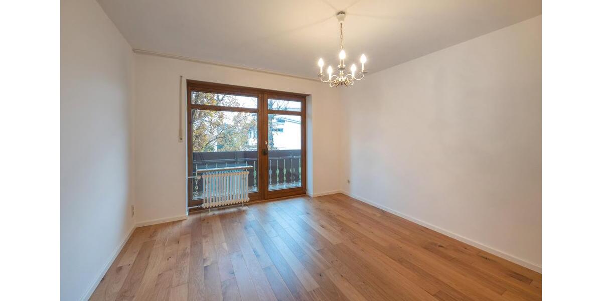 Lichtdurchflutetes Einfamilienhaus mit Süd-Ostterrasse und schönem Garten 6 zimmer