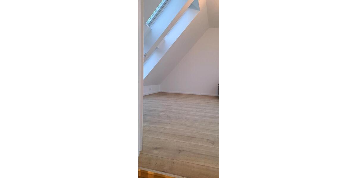 Dachgeschoßwohnung Bremen Schwachhausen - 1 Zimmer, 27 m&sup2;, 680&euro; | Angebot:26443702
