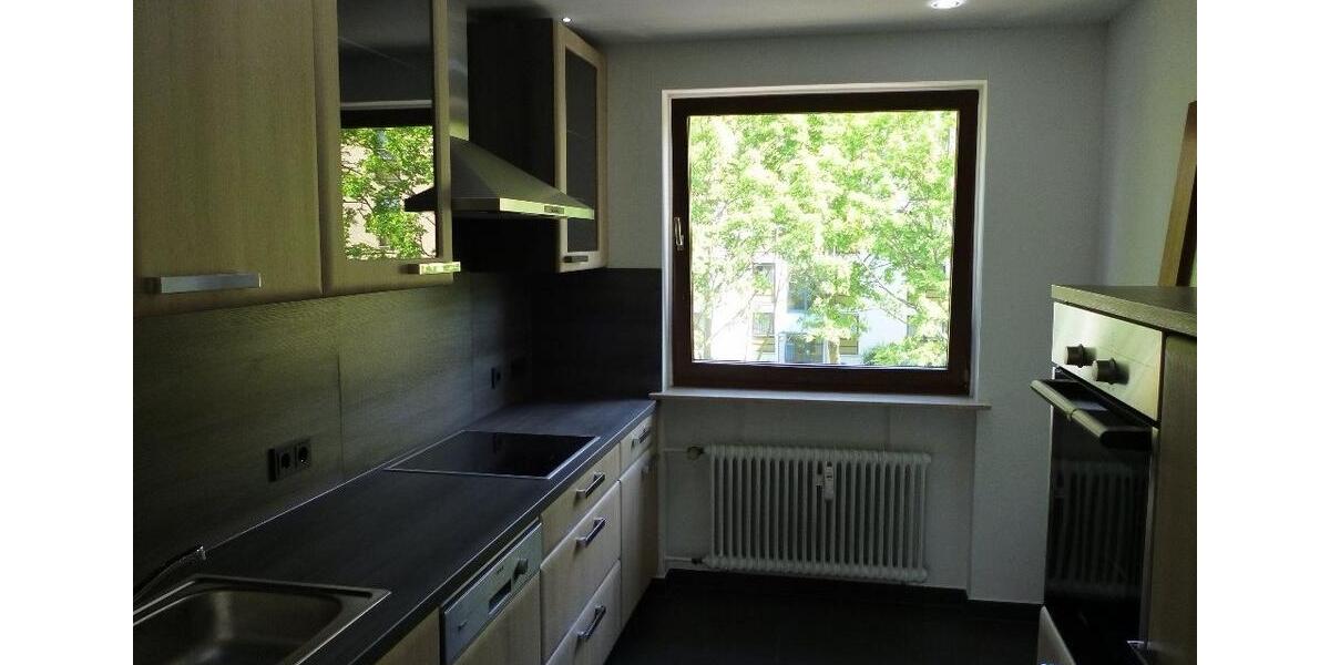 Etagenwohnung Wiesbaden Biebrich - 4 Zimmer, 30 m&sup2;, 485&euro; | Angebot:25877420