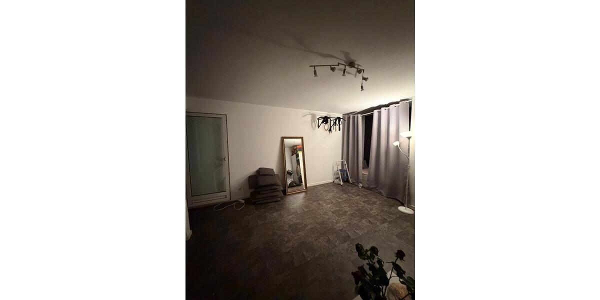 Etagenwohnung Essen Huttrop - 1 Zimmer, 38 m&sup2;, 420&euro; | Angebot:26626194