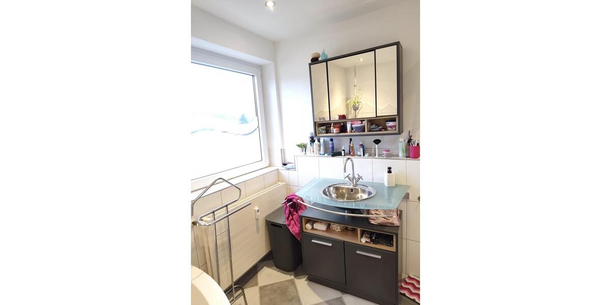 Etagenwohnung Siegen Eiserfeld - 4 Zimmer, 110 m&sup2;, 1.000&euro; | Angebot:24752653