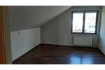 Dachgeschoßwohnung Hargesheim - 4 Zimmer, 93 m&sup2;, 700&euro; | Angebot:26045215