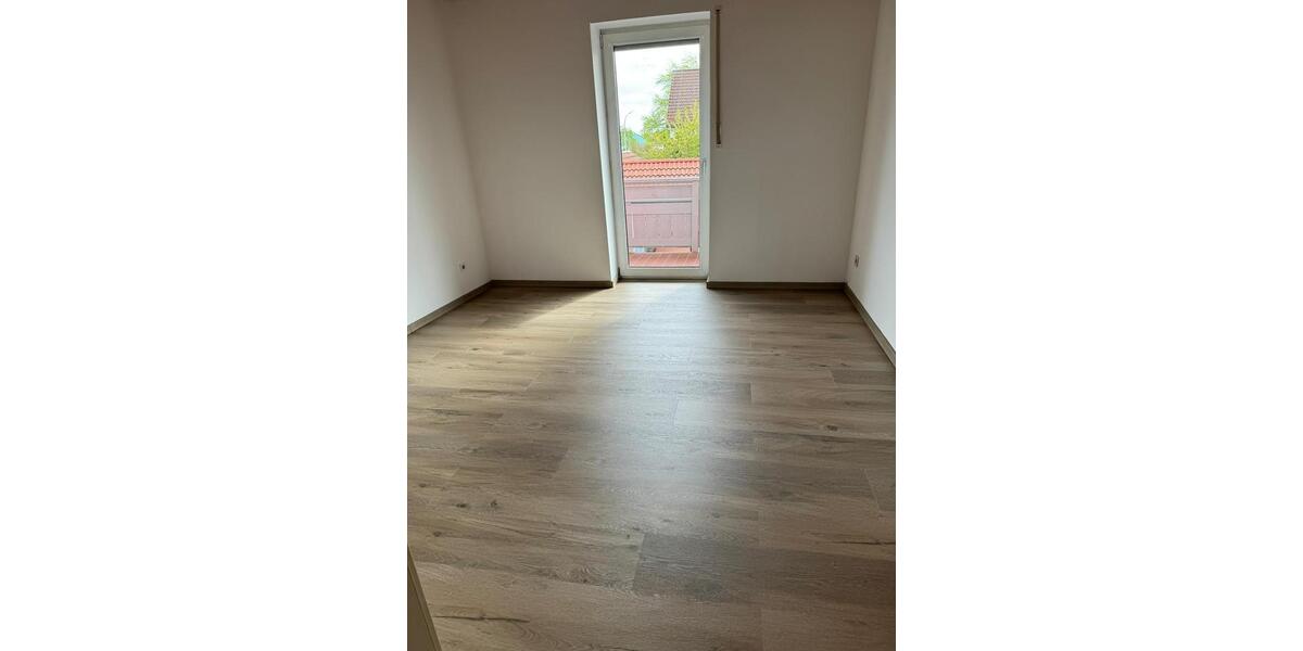 Etagenwohnung Waldsassen - 3 Zimmer, 80 m&sup2;, 325&euro; | Angebot:26252356