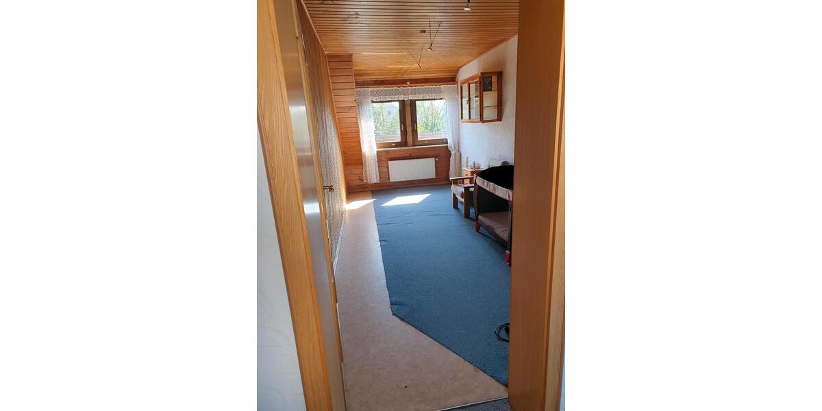Neu renovierte 5 Zimmer Wohnung Mietshaus Mietwohnung 6 zimmer