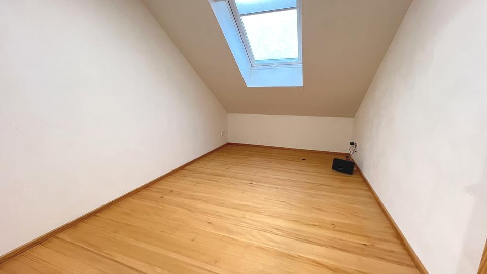 Dachgeschoßwohnung Waldshut-Tiengen Tiengen - 3 Zimmer, 60 m&sup2;, 720&euro; | Angebot:25097393