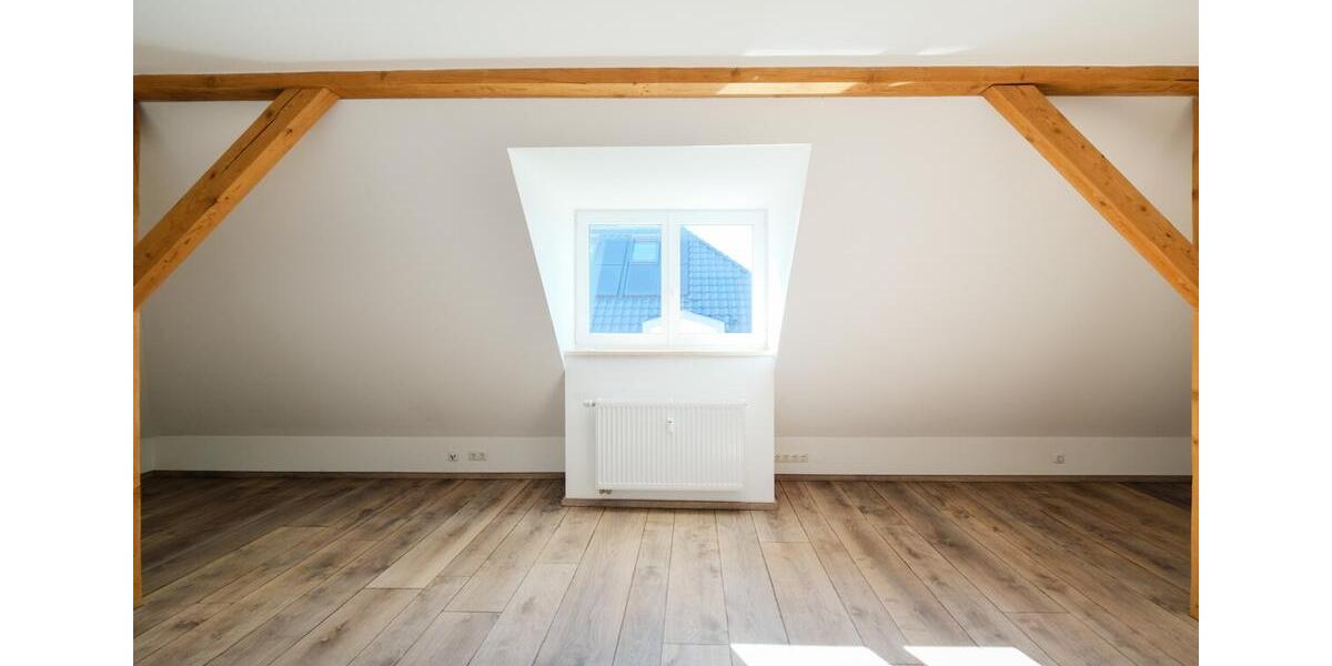 Dachgeschoßwohnung Weilheim in Oberbayern - 3 Zimmer, 104 m&sup2;, 1.640&euro; | Angebot:26632559