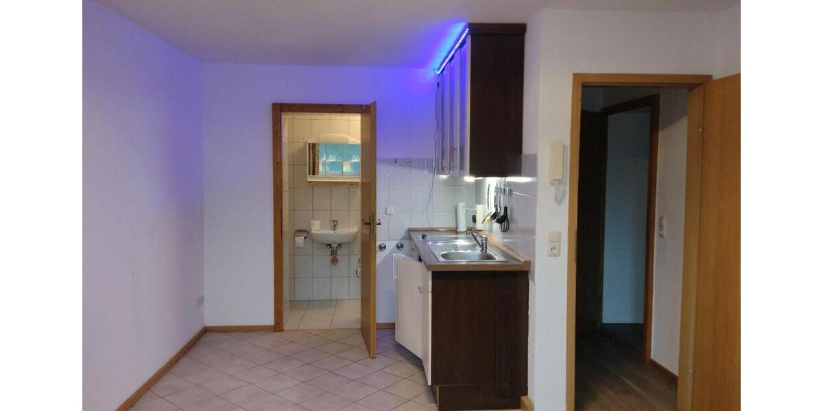 Erdgeschoßwohnung Neuhaus am Rennweg - 1 Zimmer, 22 m&sup2;, 160&euro; | Angebot:26210814