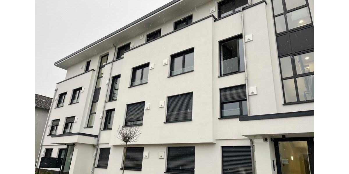 Dachgeschoßwohnung Wiesbaden Mainz-Kastel - 4 Zimmer, 131 m&sup2;, 2.300&euro; | Angebot:24980383